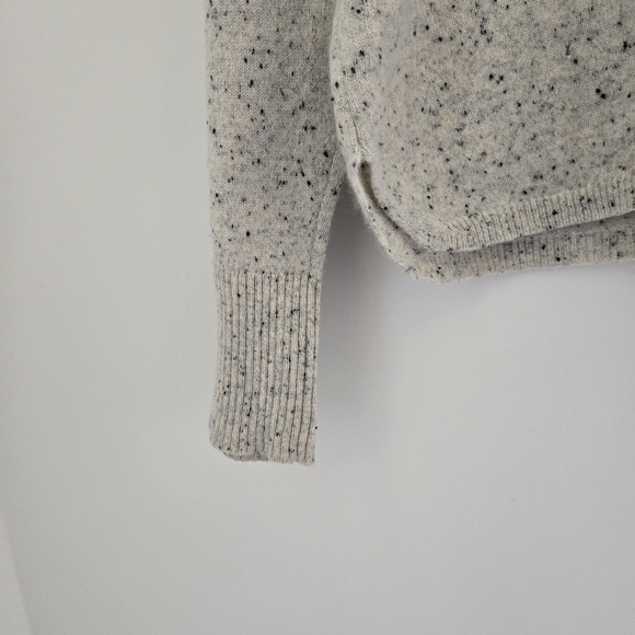 Monrow Long Sleeve Cashmere Sweater - Picture 4 of 8